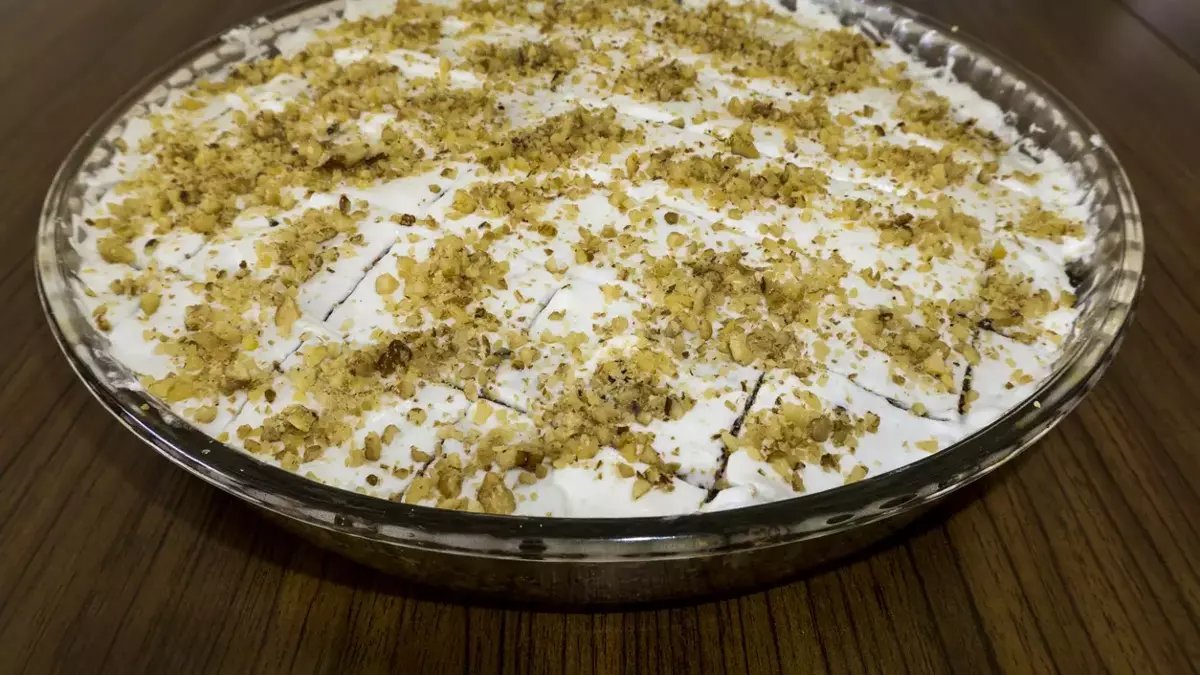 Kalabalık sofraların tatlı ihtiyacını karşılayacak! Nefis Kıbrıs Tatlısı tarifi: Tam 20 kişilik