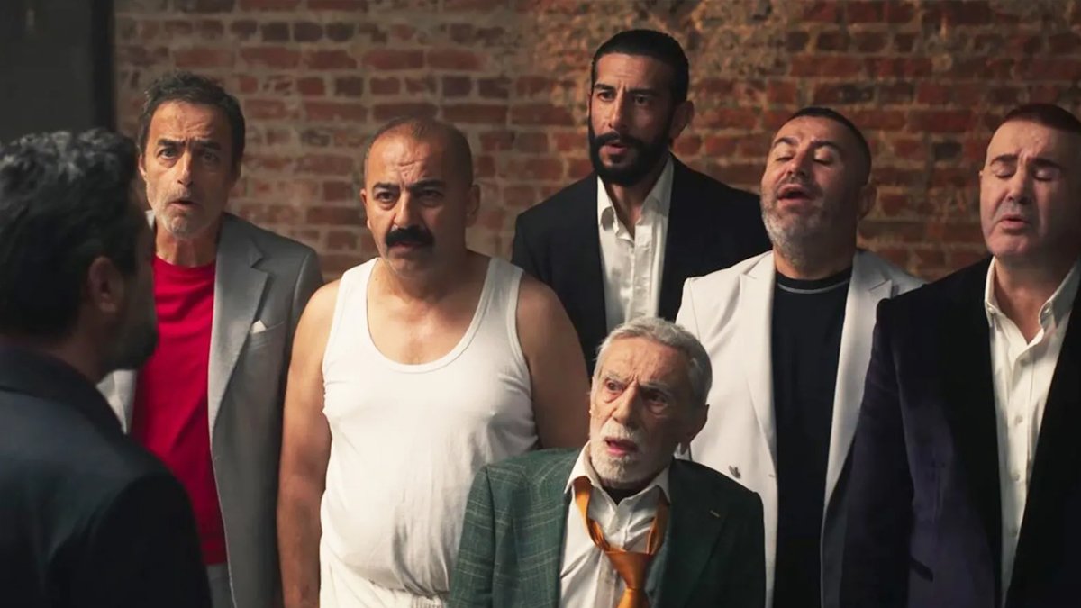 Şafak Sezer’in “Kolpaçino 4” filmi seri rekorunu kırdı