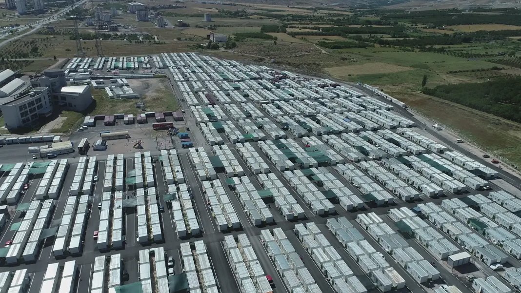 Malatyalı depremzedeler barınma sorununun çözülmesini istiyor: 117 bin kişilik konteyner kent için yapılan konut sayısı 6 bin