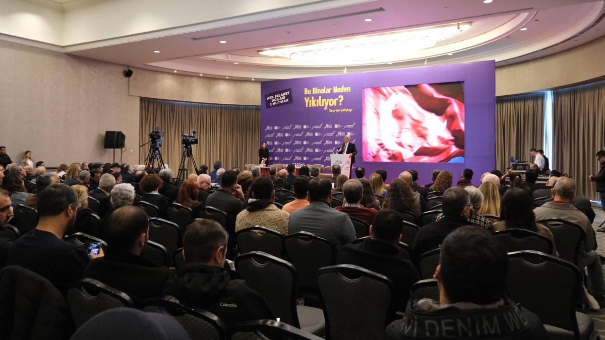 “Bu Binalar Neden Yıkılıyor” konulu Deprem Çalıştayı