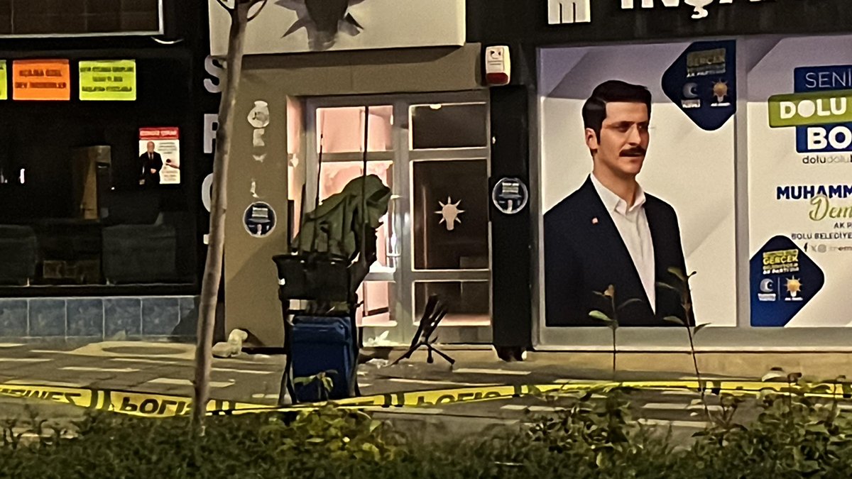 AK Parti Bolu İl binası önünde şüpheli paket paniği!