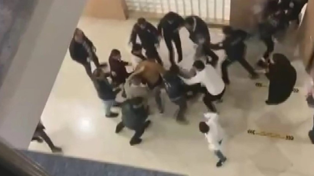 Adliye koridorlarında tekme tokatlı kavga!