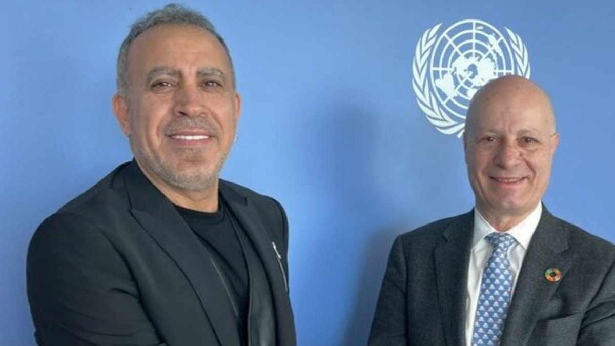 Sanatçı Haluk Levent Gazze için BM'de