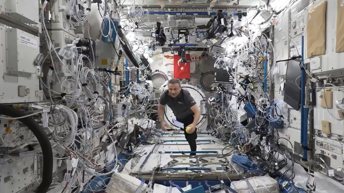 Alper Gezeravcı mikro yer çekiminde çalışmalarını sürdürdü