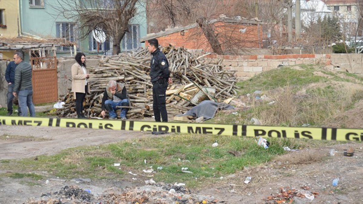 Boş arsada ceset paniği!