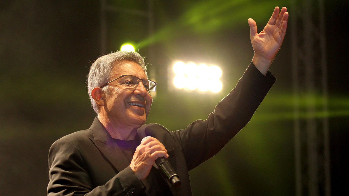 Zülfü Livaneli'den hakkındaki iddialara tepki: Zengin olmadık ama onurlu kaldık