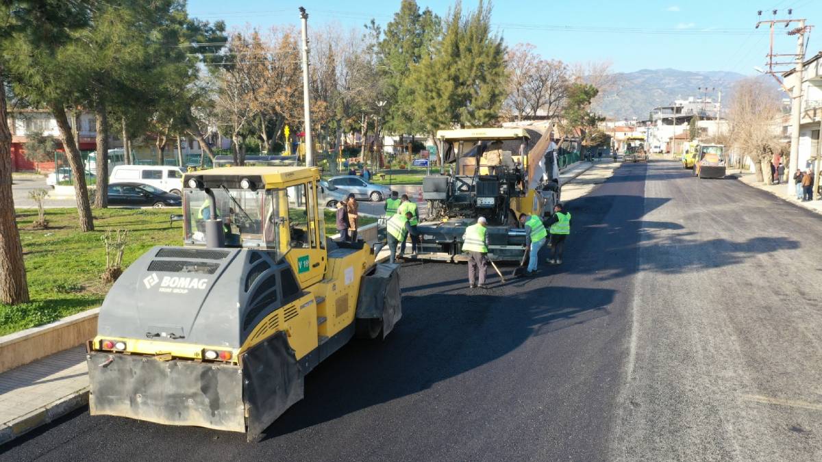 Aydın Büyükşehir Belediyesi Efeler Cumhuriyet Caddesi’ni baştan sona yeniliyor