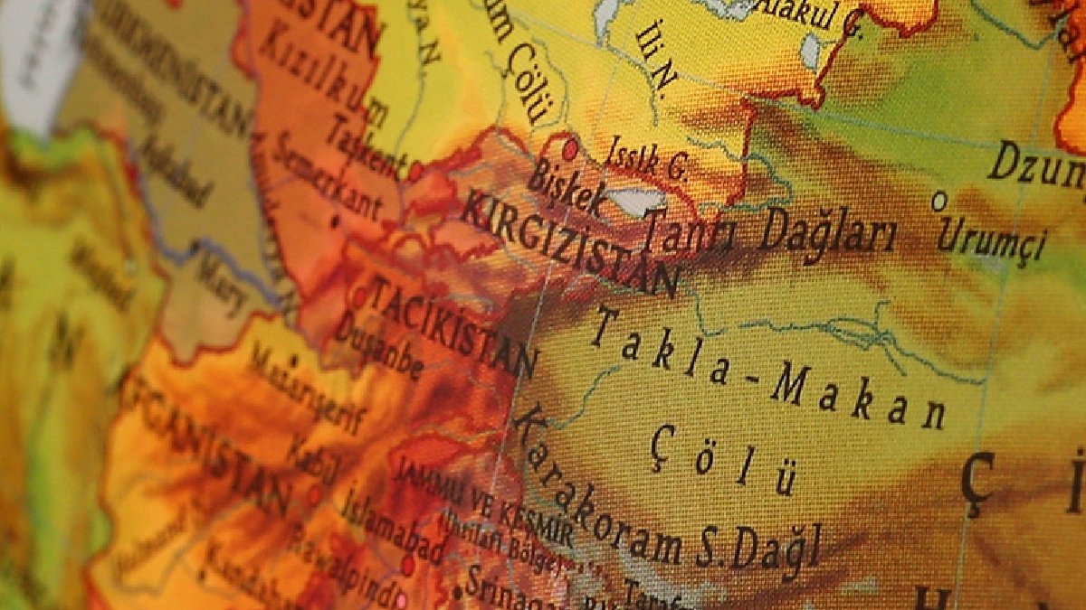 Tacikistan ile Kırgızistan arasındaki tartışmalı sınırda 169 kilometre daha tamam