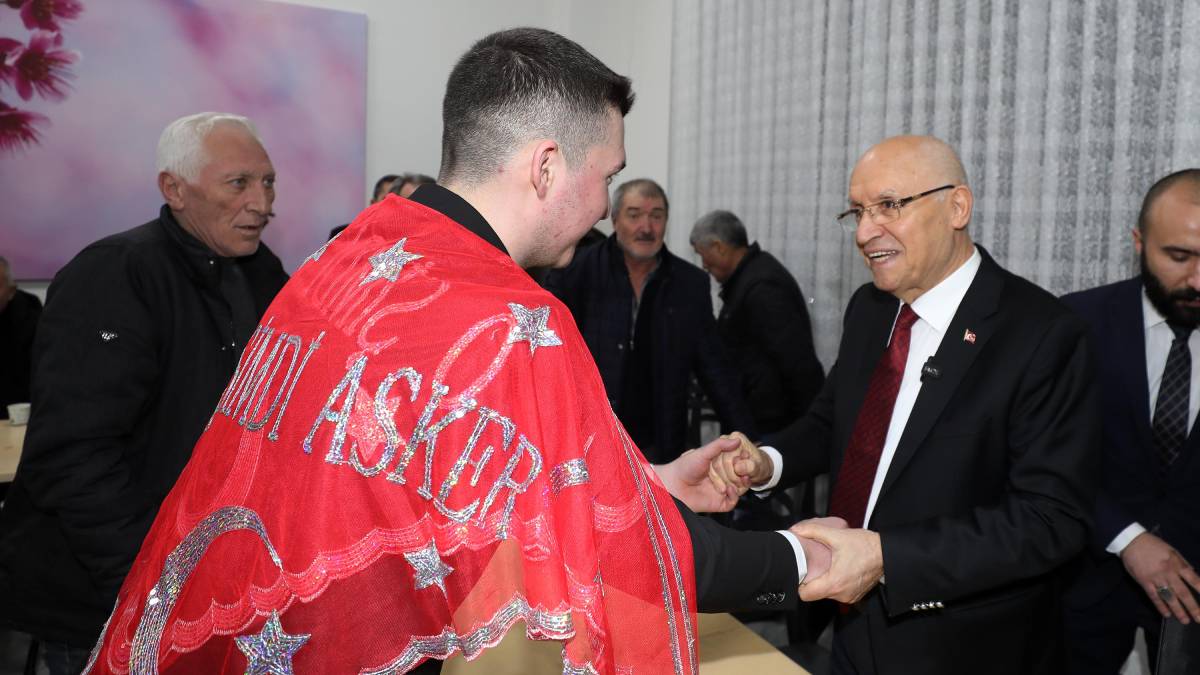 Yaşar, Asker uğurladı