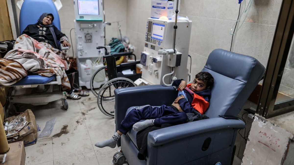 İsrail'in Gazze'de 'hastane' zulmü: 17 kişiyi alıkoydu, çalışanları darp etti, binayı yağmaladı