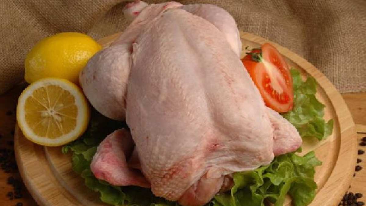 Tavuğu pişirmeden önce limonla ovalayın! Nedeni öğrenince şaşıracaksınız: Tavuğa limon sürmek bakın ne işe yarıyormuş?