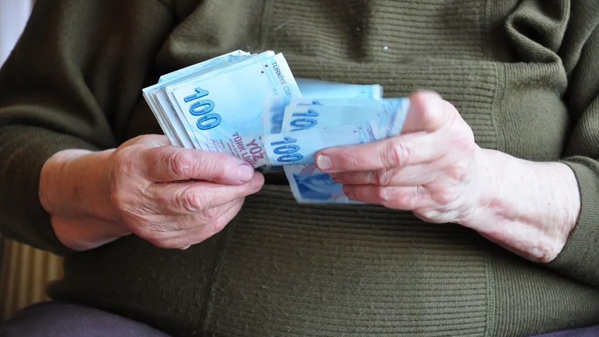 Enflasyon yüksek, güncelleme yok: Emeklinin ikramiyesi nasıl eridi?