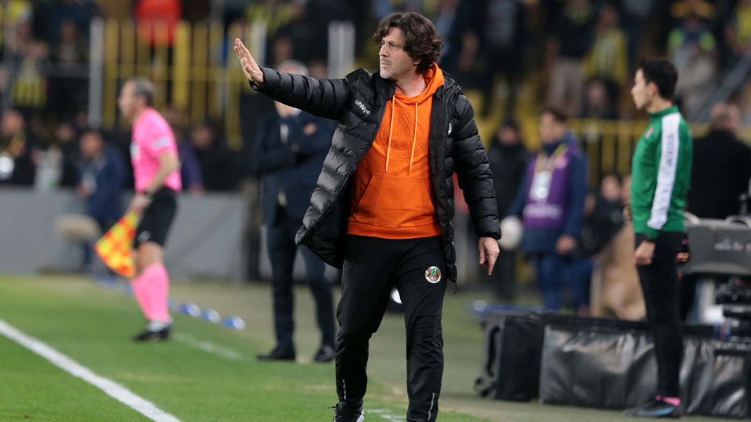 Fatih Tekke, Fenerbahçe'ye sorun çıkarmaya devam ediyor