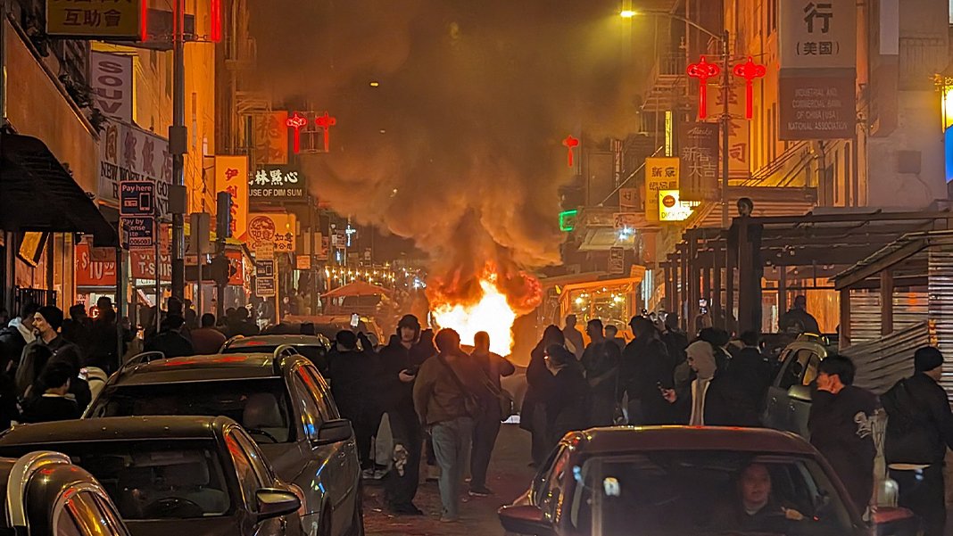 San Francisco'da sürücüsüz Waymo aracına saldırı