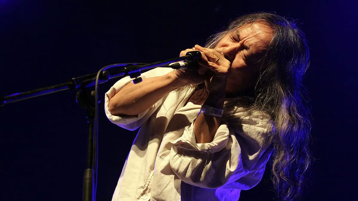 30 yıl boyunca kanserle savaşan ünlü müzisyen hayatını kaybetti