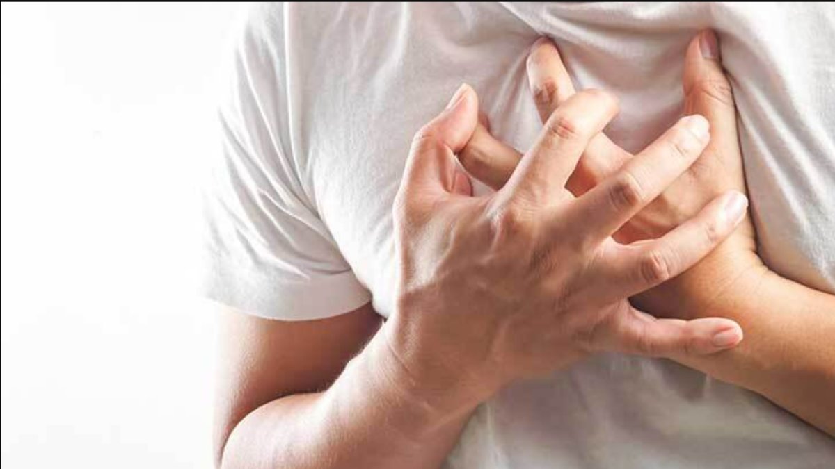 Gögüs Kafesi Sıkışması: Neden Olur?