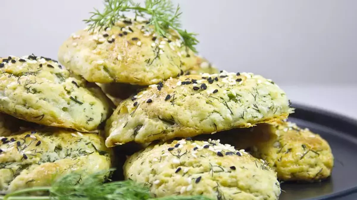 Çat kapı gelen misafirlere şipşak hazır poğaça! Sadece 10 dakikada