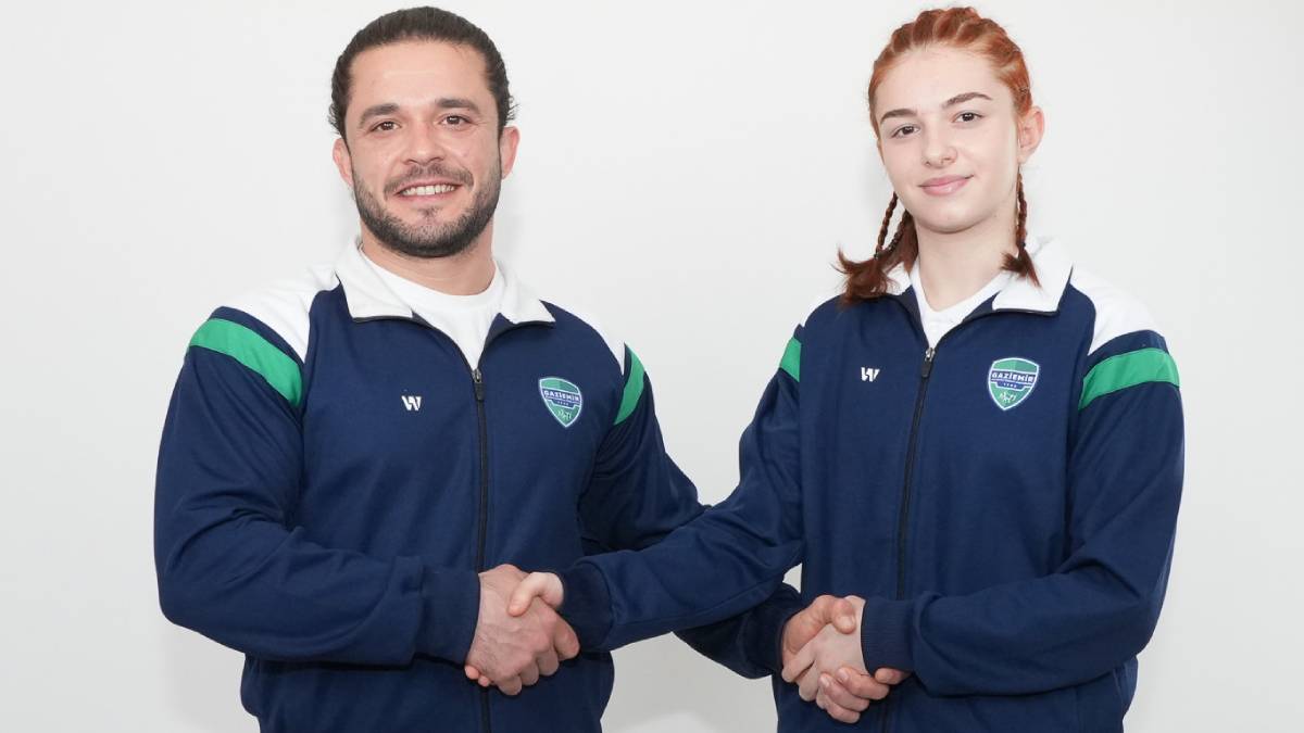 Gaziemir’de güreş branşının yeni yıldızı Kumsal!