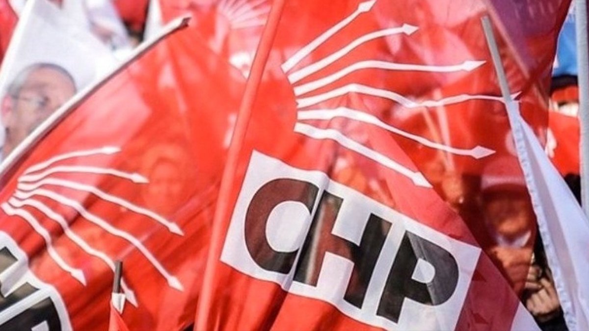 CHP'de toplu istifa