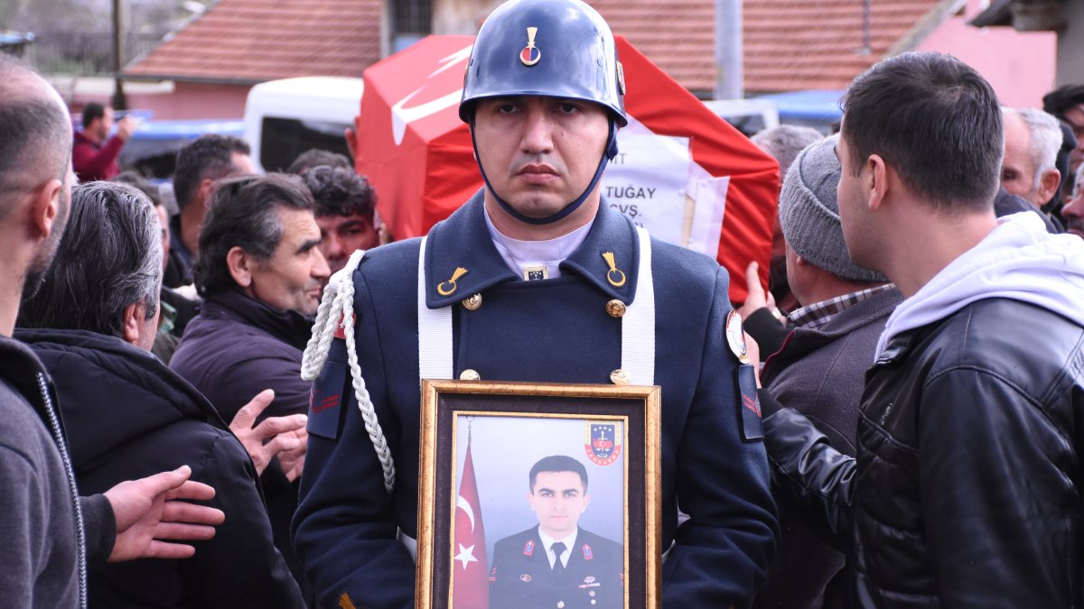 Şehit Uzman Çavuş Ahmet Tuğay son yolculuğuna uğurlandı