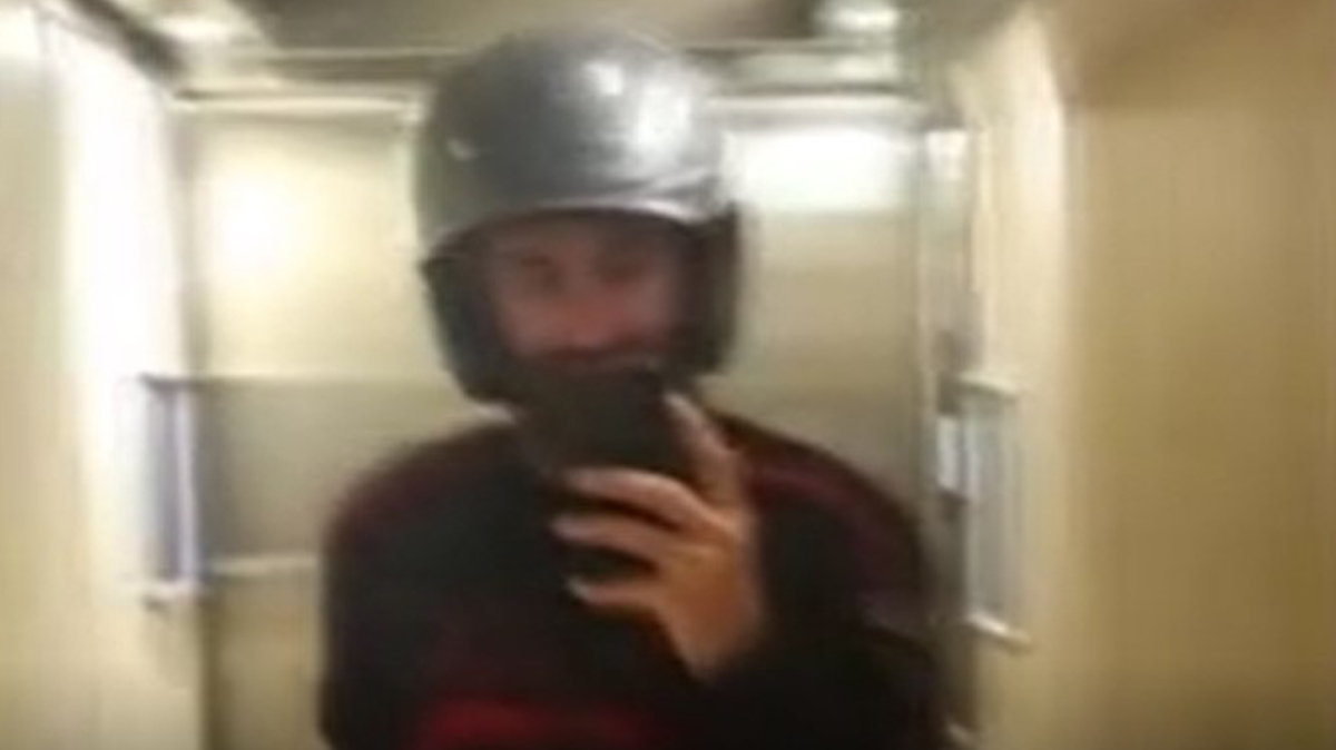 Kuryeye reva görülen insanlık dışı muamele! Tepki yağdı