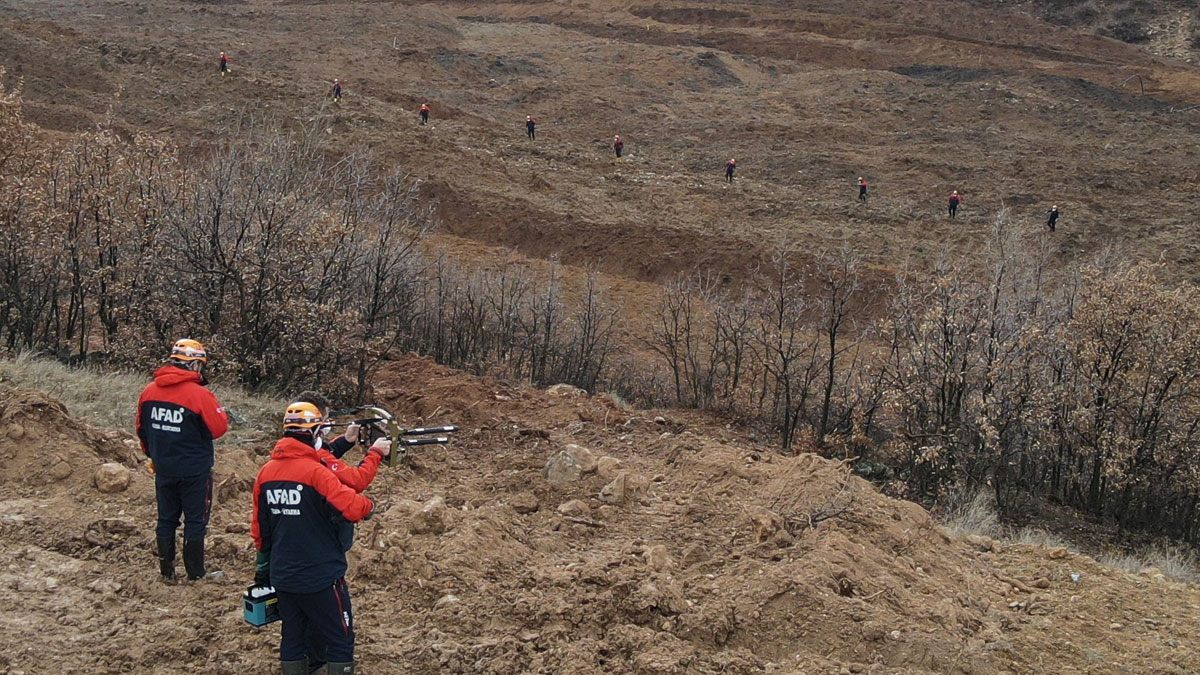Erzincan'da kayıp madencileri arama çalışmaları sürüyor