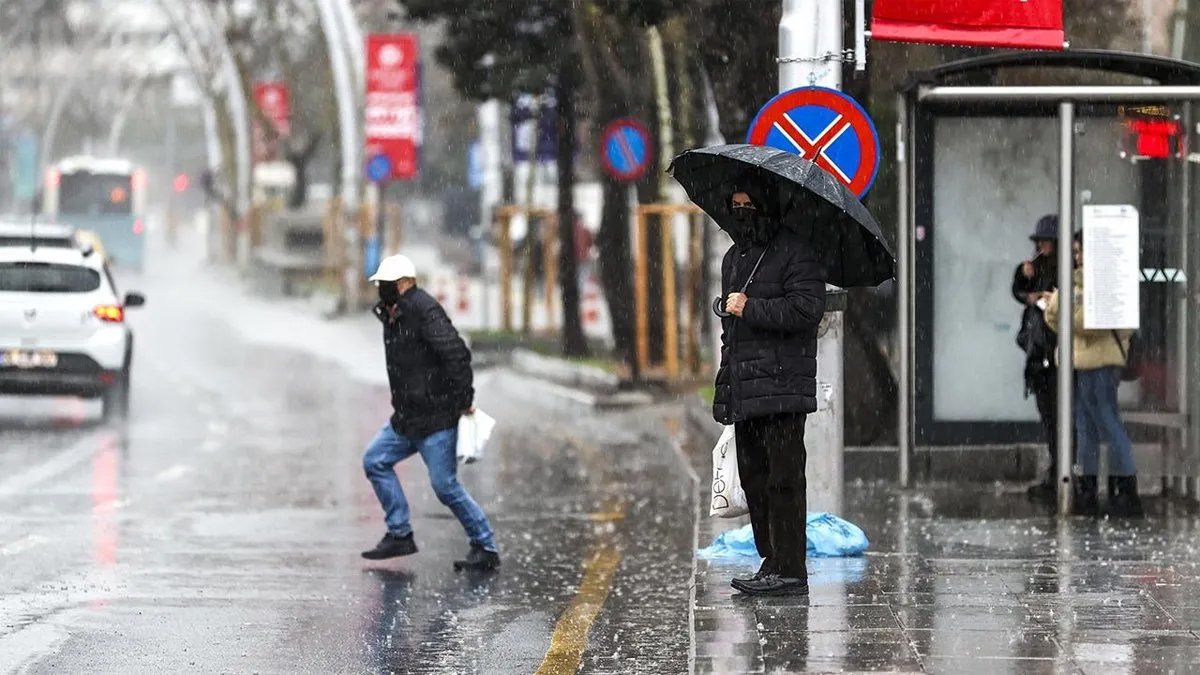 Meteoroloji'den İstanbul dahil birçok ile uyarı: Sağanak ve fırtınaya dikkat!