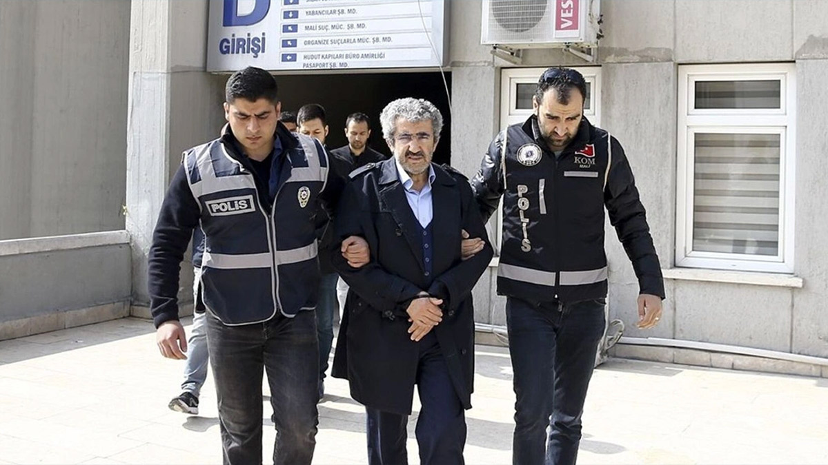 Soruların çalınmasıyla suçlanıyordu! Eski ÖSYM Başkanı Ali Demir'in FETÖ davasında karar