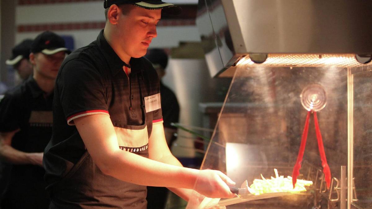 Dünyaca ünlü Fast-Food zinciri iflas etti! 300’e yakın şubesi vardı: McDonald’s bile kurtaramadı