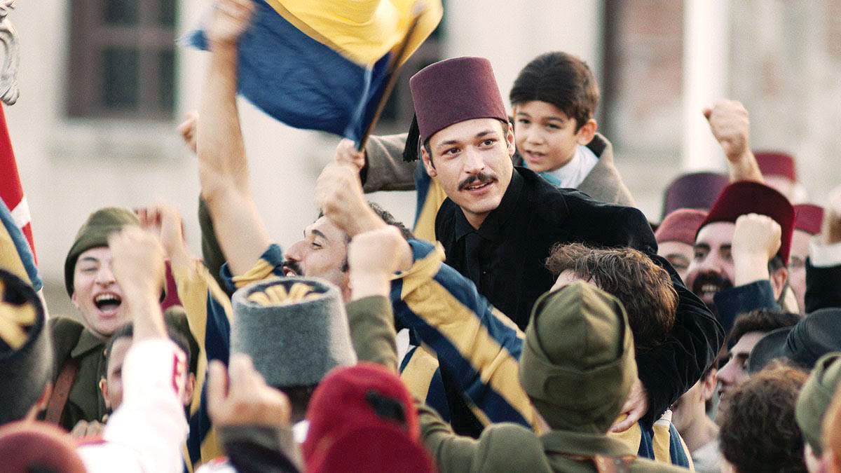 Milli Mücadele ruhu tribünde ateşleniyor