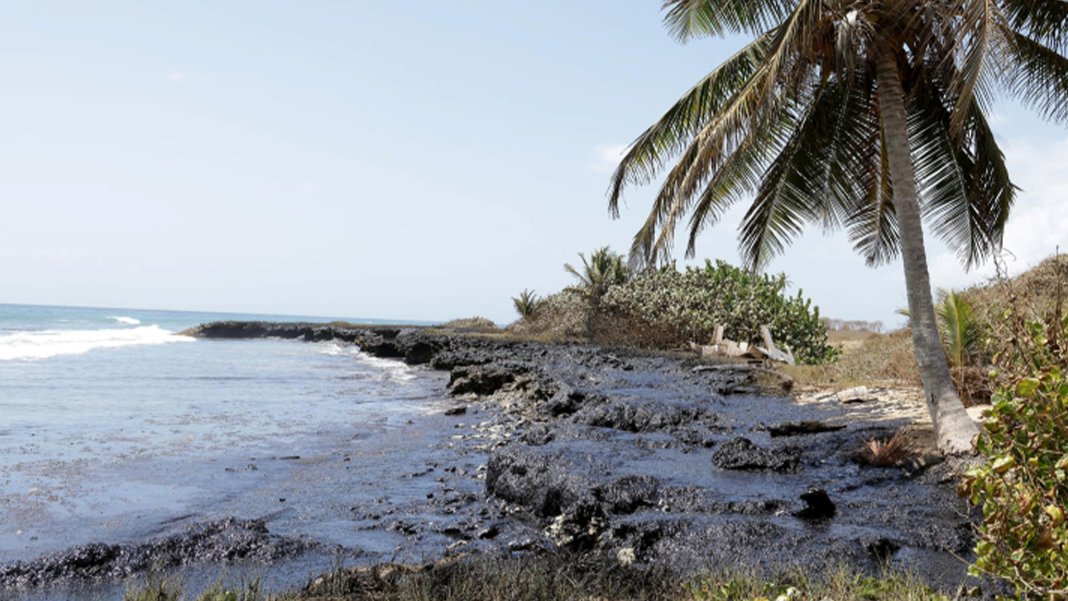 Tobago'daki petrol sızıntısı Venezuela'yı etkileyebilir