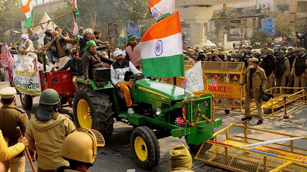 Hintli çiftçiler Delhi'ye protesto yürüyüşünü erteleyecek