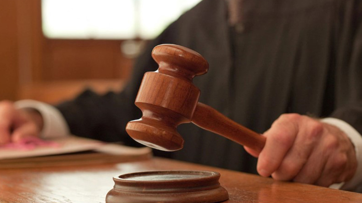 4 yaşındaki oğlunu kalbinden bıçaklayıp, boğazını keserek öldürmüştü! Mahkeme 'anne'ye ceza vermedi