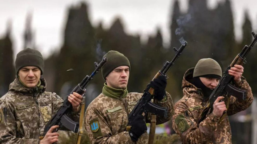 Ukrayna Avdiyivka'daki bazı birimlerini geri çekti