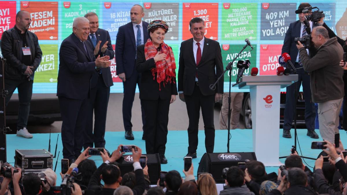 Başkan Atay ve Meral Akşener Kuvayı Milliye Evi açılışında Efeler halkıyla buluştu