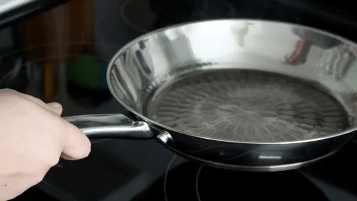 Paslanmaz çelik tavanızı yapışmaz tavaya dönüştürün! Sadece iki malzeme: Artık hiçbir şey yapışmayacak