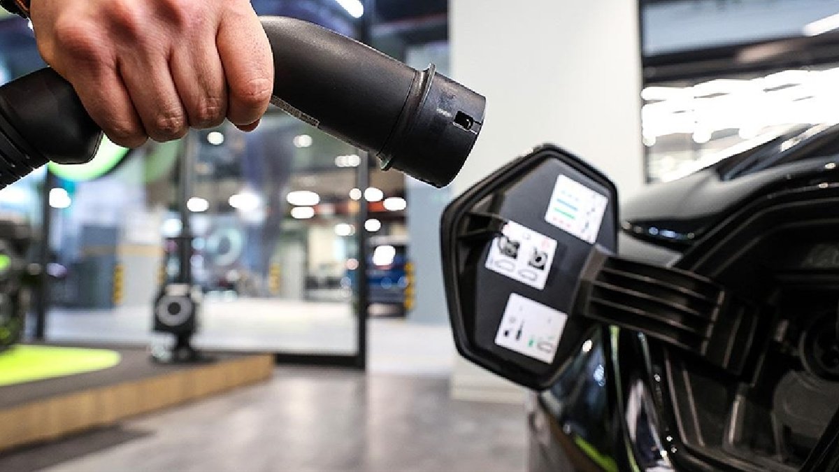 AB’de elektrikli otomobiller dizelleri solladı