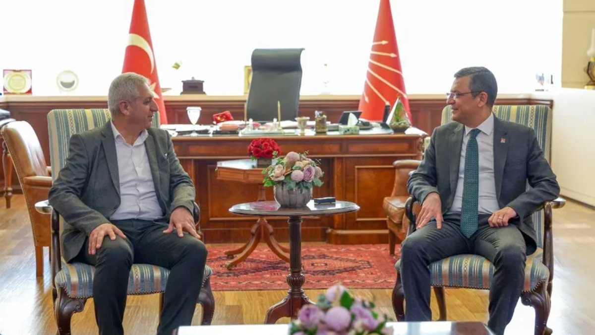 CHP lideri Özgür Özel, EMEP Genel Başkanı Seyit Aslan ile görüştü