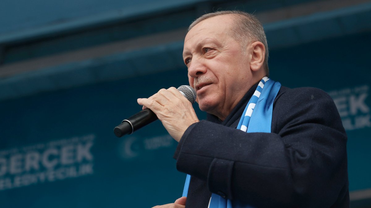 Erdoğan Rize'de seçmene seslendi: Türkiye'ye diz çöktürmeye çalıştılar