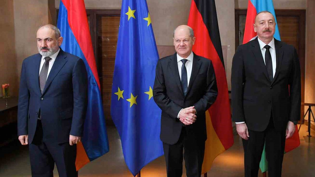 Aliyev ile Paşinyan Münih’te görüştü