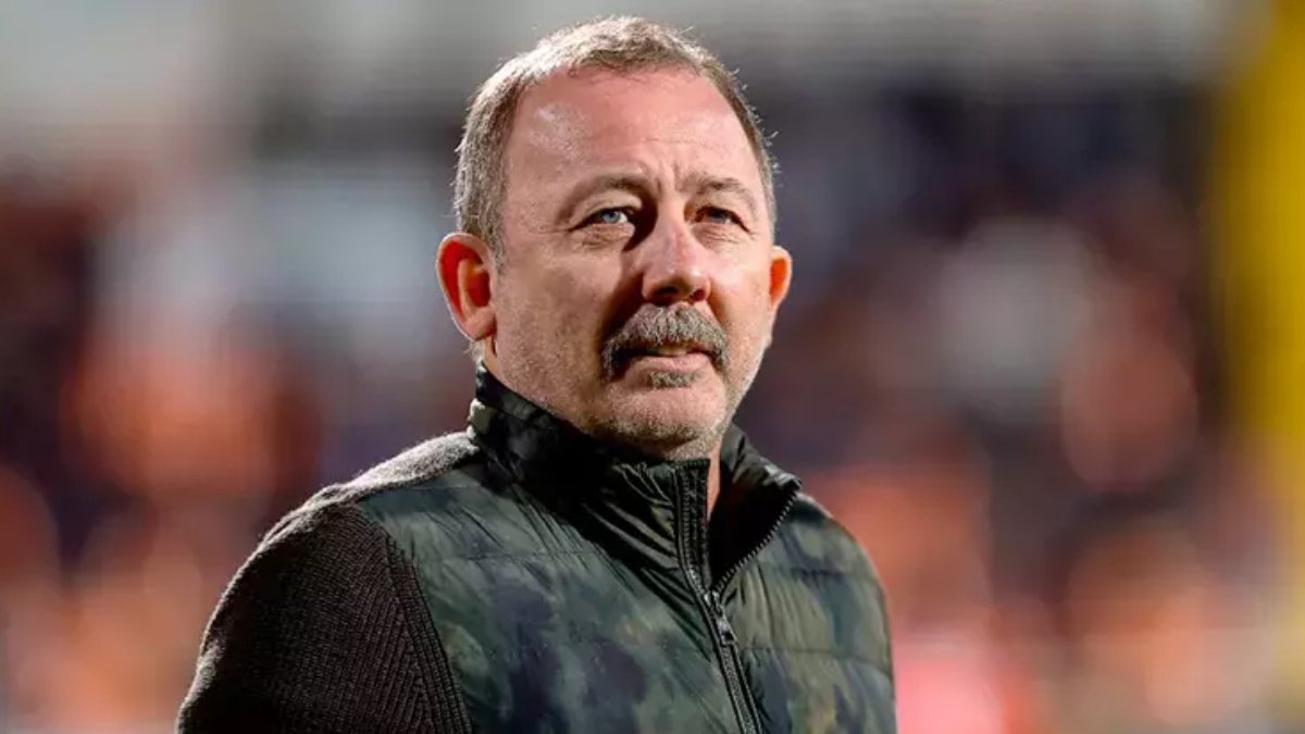 Sergen Yalçın: Tecrübesiz hakemler ligin dengesini bozuyor