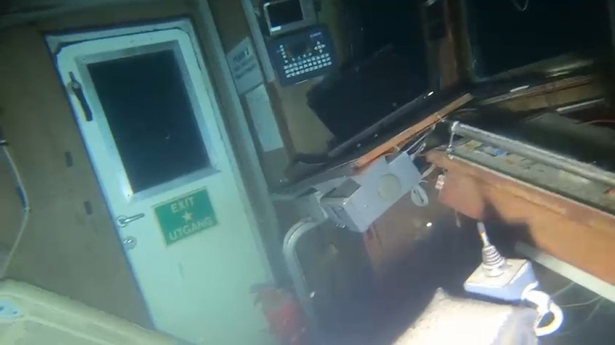 51 metre derinlikteki arama çalışmaları devam ediyor: Dalgıçlar geminin enkazını görüntüledi