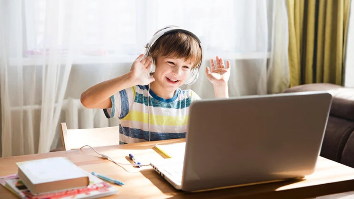 Okula giden çocuğa lazım olabilecek elektronik cihazlar