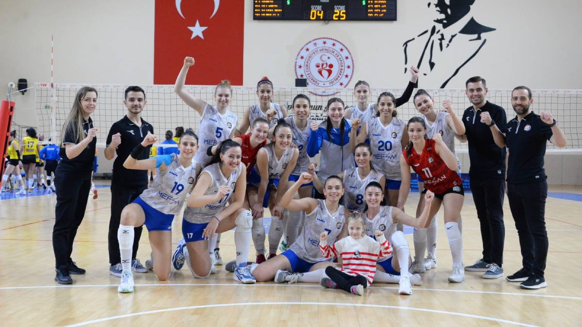 "Bizim Kızlar”  yarı finalde