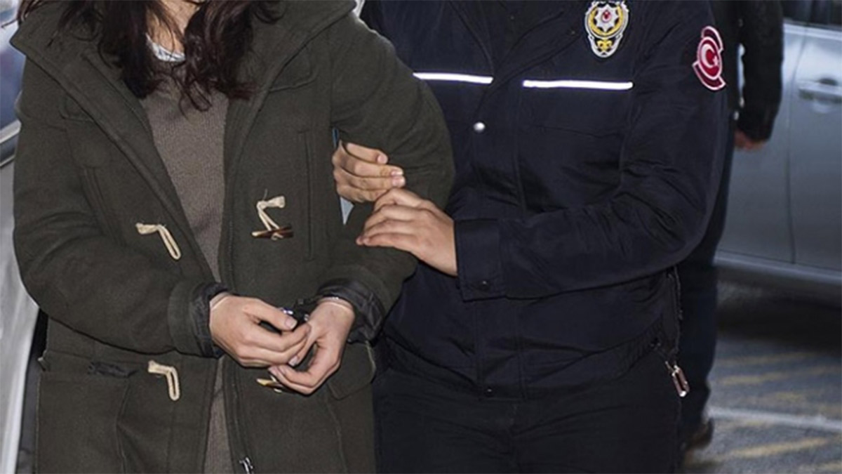 3 yaşındaki kızına alkol içiren 'anne'ye gözaltı