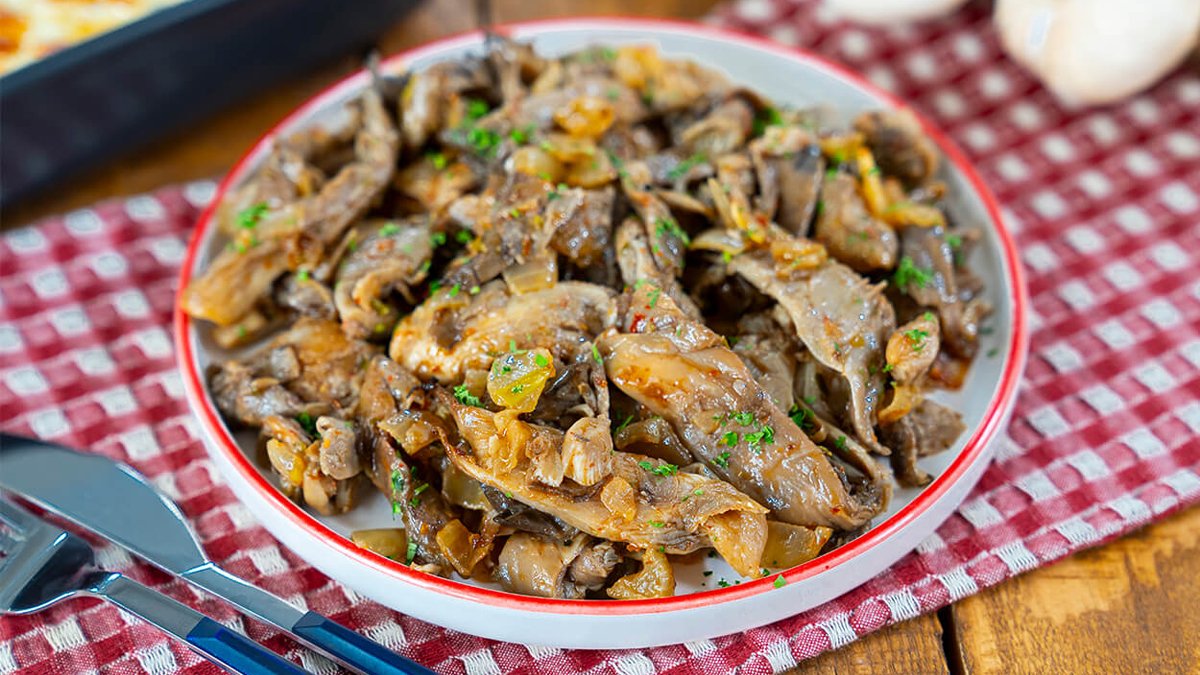 İçindeki proteini bilseniz her gün yersiniz! İşte kırmızı et tadında istiridye mantar sote tarifi: Şefler bu yöntemle pişiriyor