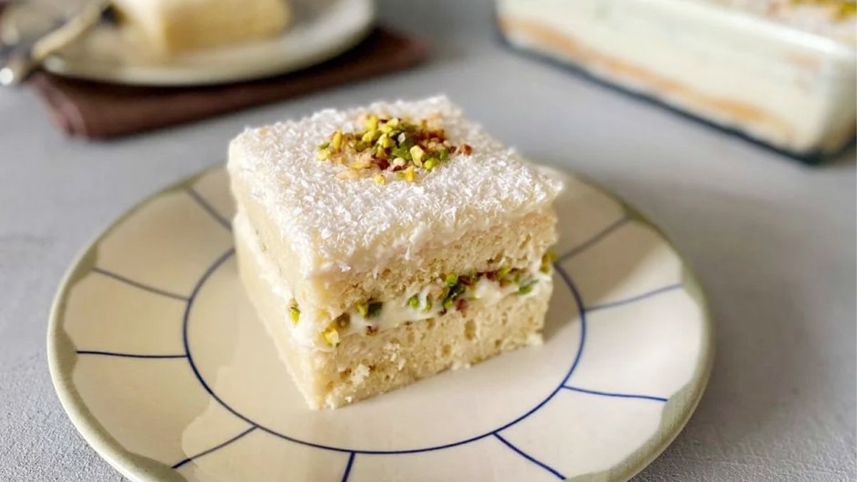 Canı baklava çeken hemen bunu yapsın! Gelinim Mutfak'ta da parmak ısırtmıştı, işte enfes kardelen tatlısı tarifi