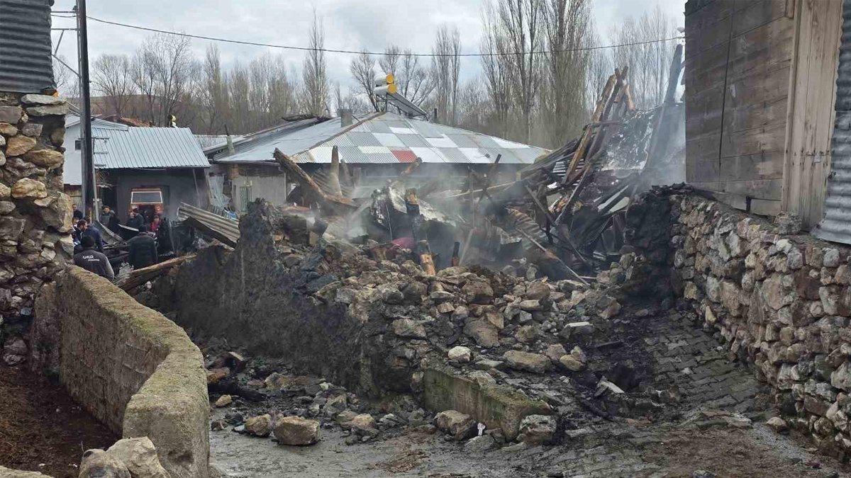 Tokat’ta ev yangını: Baba, çocuklarını kurtarmak isterken öldü