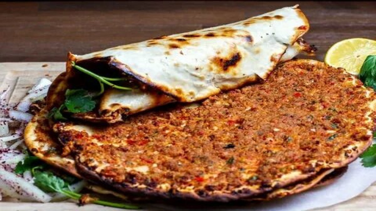 Burası ne Urfa ne Antep, İstanbul! 10 mekanda lahmacun için kuyruğa giriyorlar! Hem ucuz hem lezzet harikası