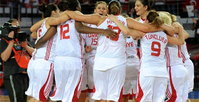 Potanın Perileri saat 18.00'de Fransa karşısında